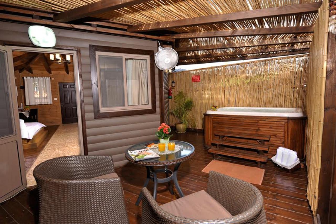 Talia Cabin Guest & Spa Рош-Пинна Экстерьер фото